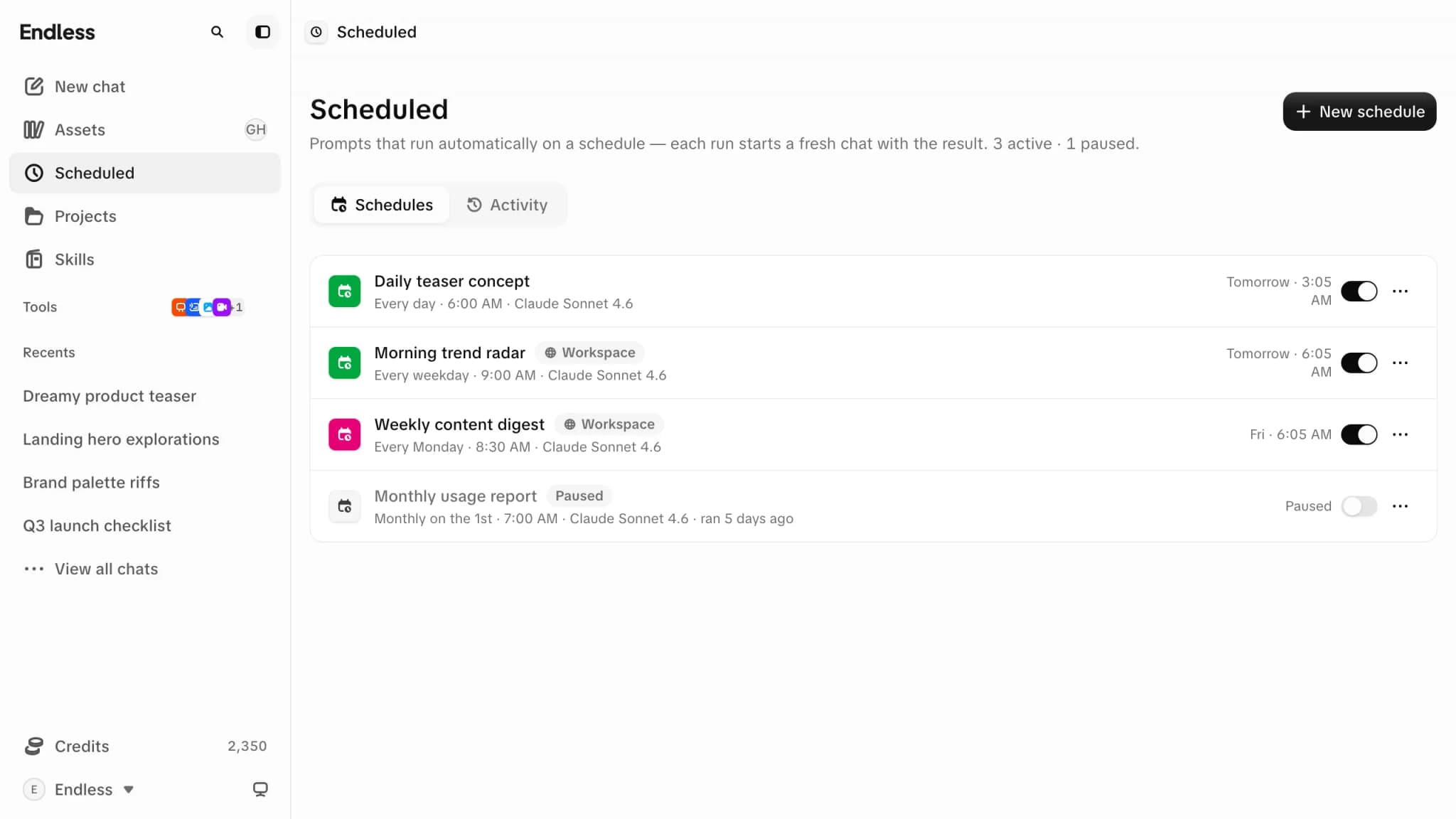 A lista de prompts agendados: um conceito de teaser diário, um radar de tendências pela manhã e um resumo semanal de conteúdo, cada um com sua frequência.